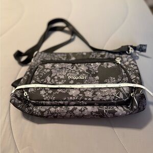 Baggallini Gray Floral “Everyday” Crossbody Bag